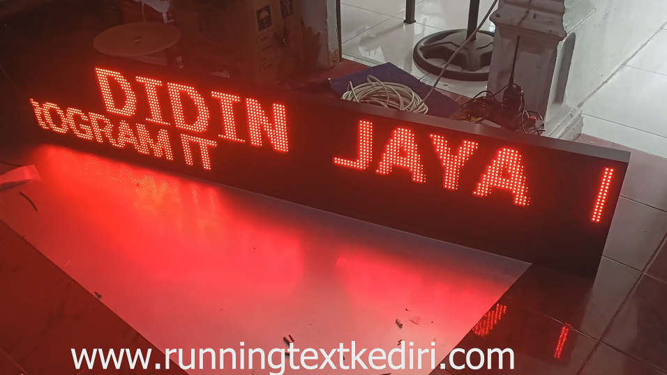 <p>Apa itu Running text dari CV Didin Jaya ? Running text di CV Didin Jaya adalah papan informasi digital berbasis led yang menampilkan tulisan berjalan secara terus-menerus. Text dapat berupa sesuai kebutuhan, bisa untuk promosi, pengumuman, jam operasional, harga, slogan, nama toko, hinga informasi penting lainnya.</p><p>&nbsp;</p>